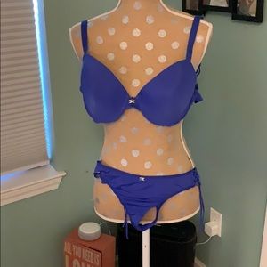 34DD Frederick’s of Hollywood bra M panties